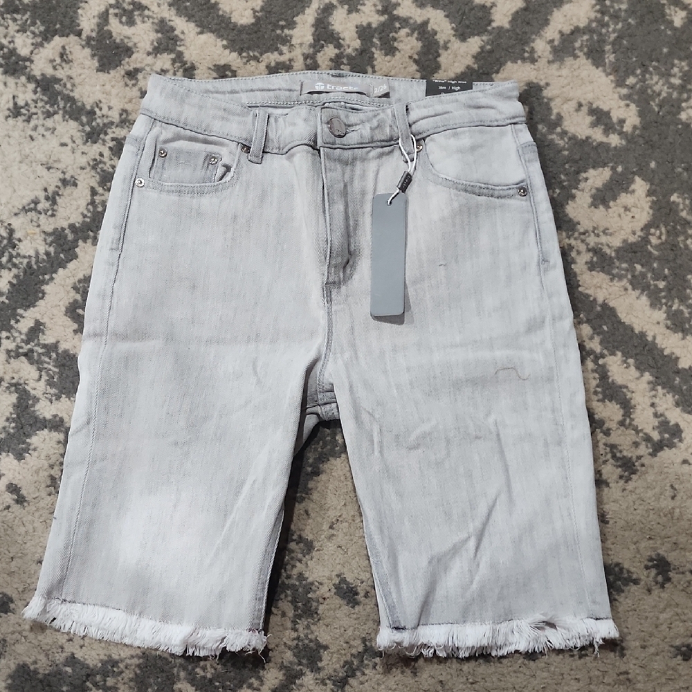 Tractr Light Gray Distressed Denim Jean Shorts Nina NWT Size 2